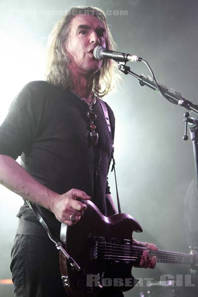 NEW MODEL ARMY - 2013-12-20 - PARIS - Divan du Monde - Justin Edward Sullivan